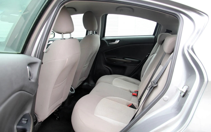 Alfa Romeo Giulietta cena 28900 przebieg: 143961, rok produkcji 2016 z Biała małe 379